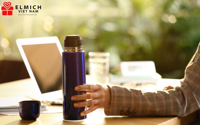 Bình giữ nhiệt Peacock thuộc dòng bình cao cấp bởi giá thành tương đối cao.