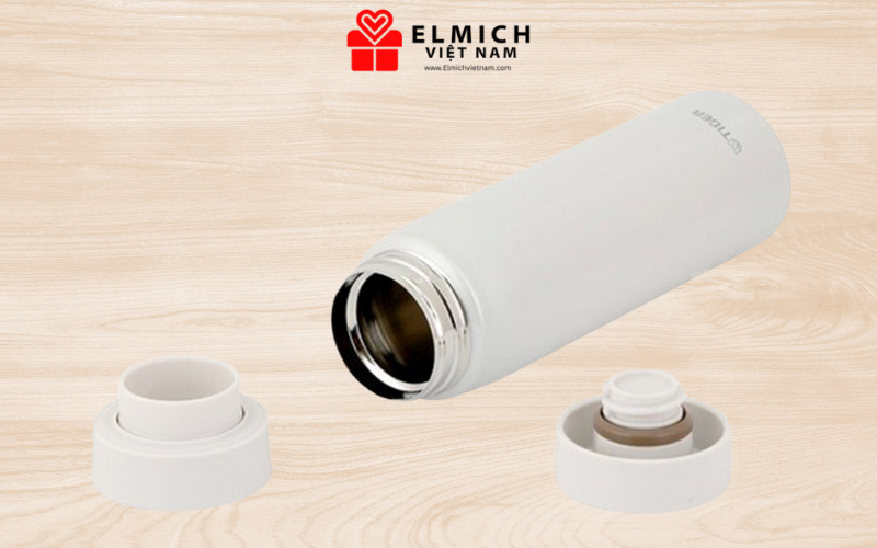 Bình giữ nhiệt Tiger được làm từ thép không gỉ, đảm bảo độ bền và khả năng chống ăn mòn