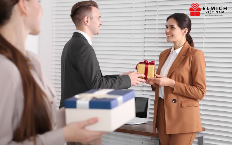 Tiêu chí lựa chọn quà tặng doanh nghiệp phù hợp